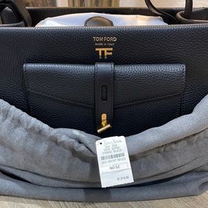 BEAUTIFUL!!! NEW TOM FORD BAG. Dust bag included